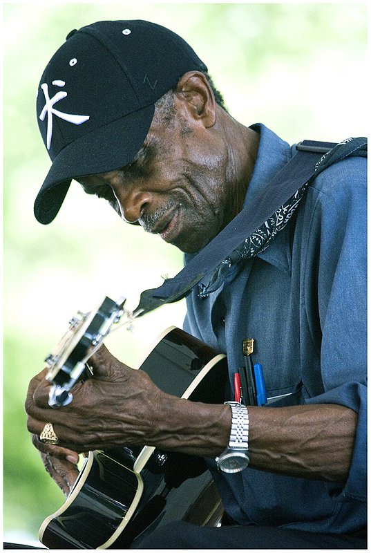 08ChiBF.Day2Guitarist1121.jpg :: L. C.  U L M E R
Chicago Blues Festival
June 6, 2008
