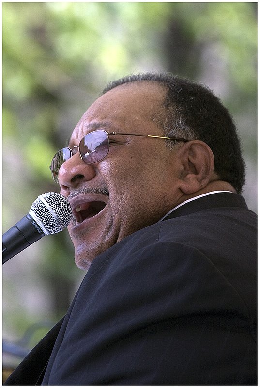 08ChiBF.Gospel2258.jpg :: D O N A L D   G A Y
Chicago Blues Festival
June 8, 2008