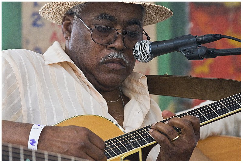 08ChiBF.JimmyBurns0936.jpg :: J I M M Y   B U R N S 
Chicago Blues Festival
June 5, 2008
