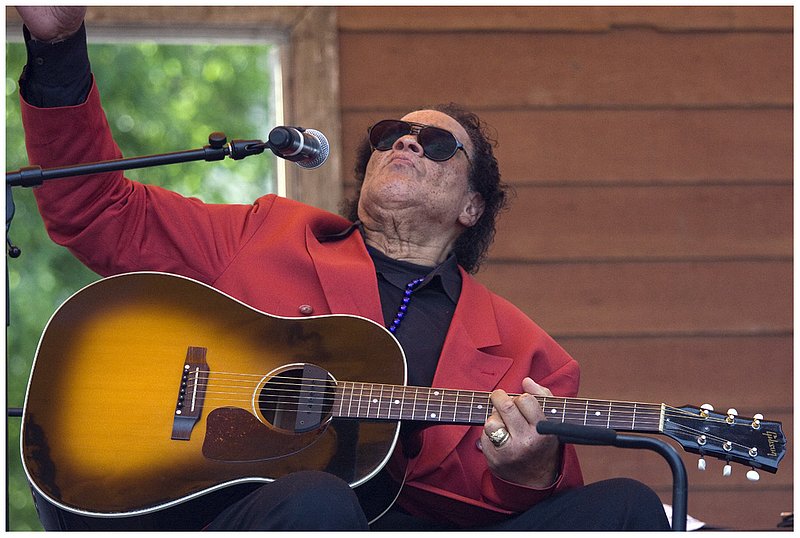 08ChiBF.LouisianaRed1058.jpg :: L O U I S I A N A   R E D
(Iverson Minter, March 23, 1932 – Feb. 25, 2012) 
Chicago Blues Festival
Chicago, Illinois
June 5, 2008