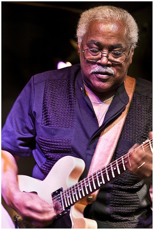 09CBF.Legends-JimmyBurns_6861.jpg :: J I M M Y   B U R N S
Buddy Guy's Legends, Chicago, Ill.
June 13, 2009