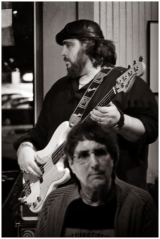 09Jakes.NickMoss-DaveMaxwell_1739.jpg :: N I C K   M O S S   &   D A V I D   M A X W E L L
Jake's Dixie Roadhouse
Waltham, Massachusetts
December 16, 2009