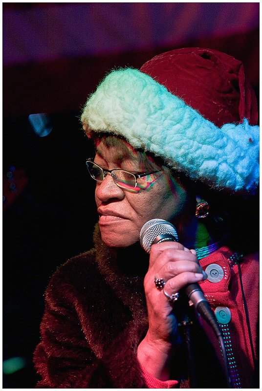 09Jakes.ShirleyLewis_1613.jpg :: S H I R L E Y   L E W I S
Jake's Dixie Roadhouse
Waltham, Massachusetts
December 16, 2009