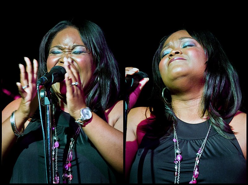 09Narrows.ShemekiaCopeland_6814d.jpg :: SHEMEKIA COPELAND,
Narrows Center for the Arts,
Fall River, Massachusetts,
September 26, 2009