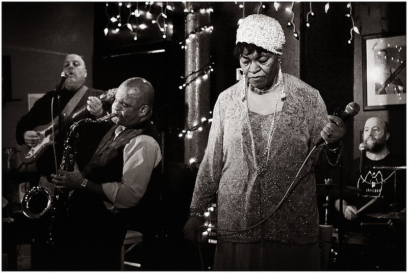 09SJ.ShirleyLewis_1976.jpg :: B I G   J A C K   W A R D ,   K A R L   B R Y A N ,   S H I R L E Y   L E W I S   &   R I C H A R D   M A L C O L M
Smoken Joe's
Brighton, Massachusetts
December 19, 2009