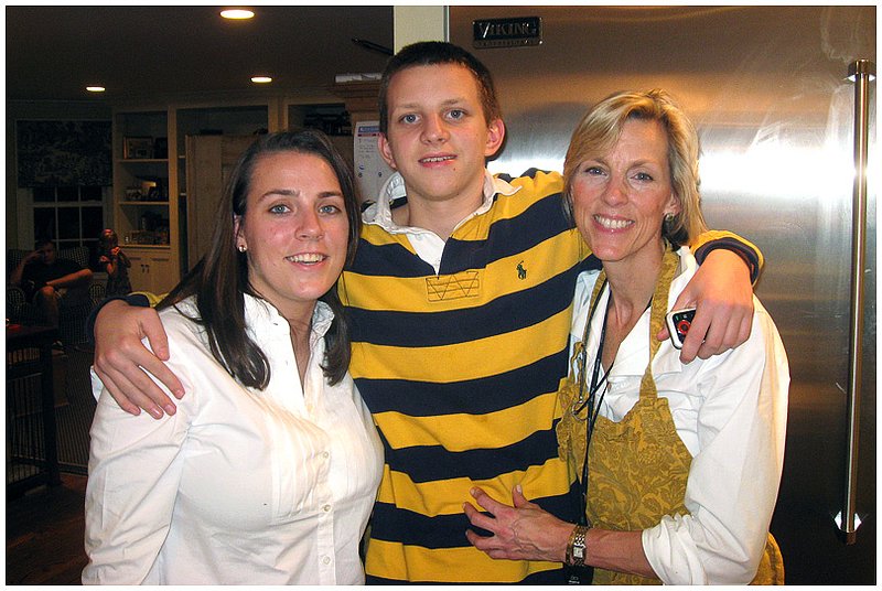 09Thnksgvng.Maura-Matt-Monica_9751.jpg :: MAURA, MATTHEW and MONICA, East Williston, New York, November 26, 2009