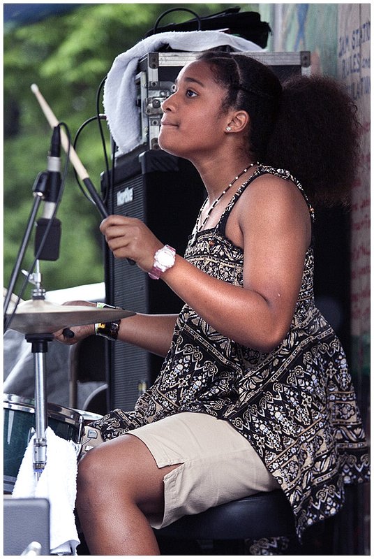 10CBF.HomemadeJamz_2883.jpg :: TAYA PERRY with Homemade Jamz Blues Band, Chicago Blues Festival, June 13, 2010
