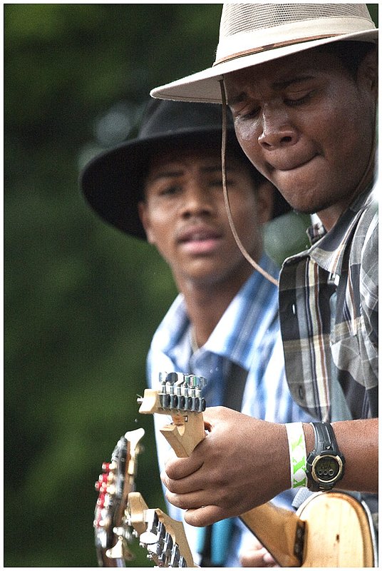 10CBF.HomemadeJamz_2938.jpg :: KYLE PERRY and RYAN PERRY with Homemade Jamz Blues Band, Chicago Blues Festival, June 13, 2010