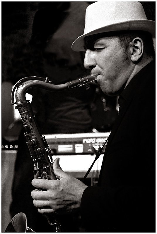 10Chi.BLUES.Sax_0671g.jpg :: with Guy King
B.L.U.E.S. on Halsted
Chicago, Illinois
June 10, 2010