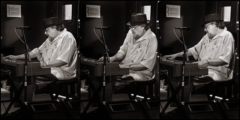 10SJ.RonLevy_7436gt.jpg :: RON LEVY with Levy, Stubbs and Rivelli, Smoken' Joe's, Boston, Massachusetts, August 10, 2010