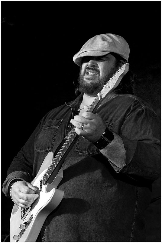 11Chi.BluesBlast.NickMoss_7704g.jpg :: NICK MOSS and the Flip Tops, Blues Blast Awards, Buddy Guy's Legends, Chicago, Illinois, October 27, 2011