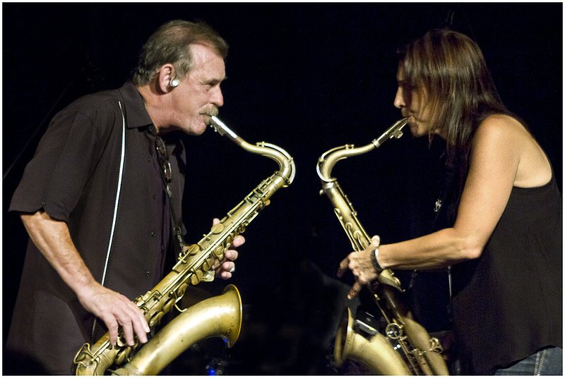 11Narrows.KeithCrossan-DeannaBogart_4517.jpg :: KEITH CROSSAN and DEANNA BOGART, The Tommy Castro Band with the Legendary Rhythm and Blues Revue, The Narrows Center for the Arts, Fall River, Massachusetts, August 26, 2011