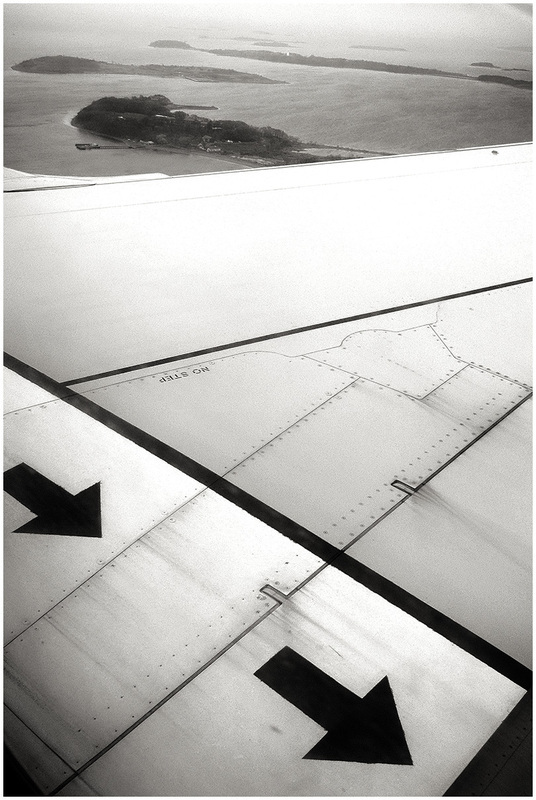 15CHIFlightFrom LoganWing_9337g.jpg