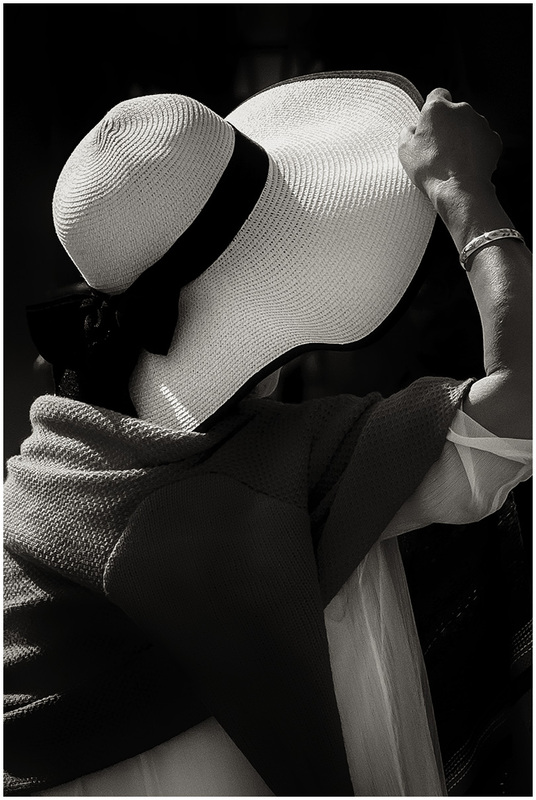 17It-FlWhiteHat_0679g.jpg :: Florence, Italy 2017