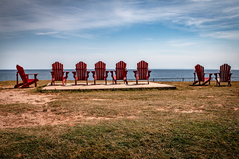 2424CANPEI-LighthouseChairs_0242.jpg :: Prince Edward Island, Canada 2024