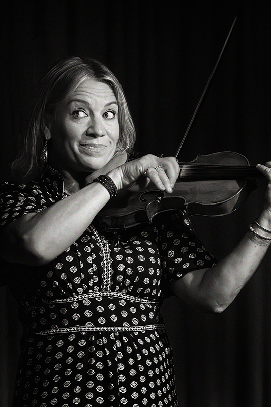 24BRCowtown-ElanaJames_1657g.jpg :: ELANA JAMES with the Hot Club of Cowtown at The Bull Run in Shirley, Massachusetts on August 4, 2024
