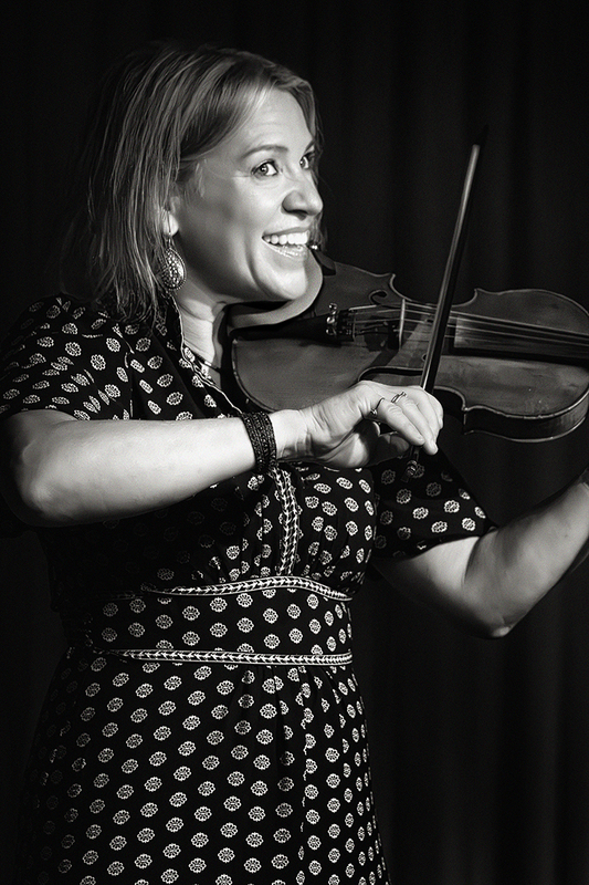 24BRCowtown-ElanaJames_1664g.jpg :: ELANA JAMES with the Hot Club of Cowtown at The Bull Run in Shirley, Massachusetts on August 4, 2024