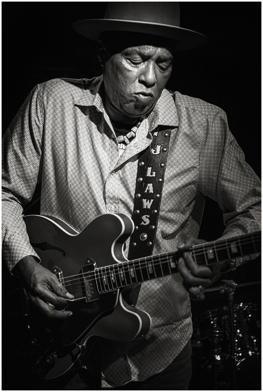 24LizardWillieJLaws_7839g.jpg :: blues,guitar,lizard lounge,michael kurgansky,texas blues,the last prophet of the funky texas blues,willie j. laws,laws