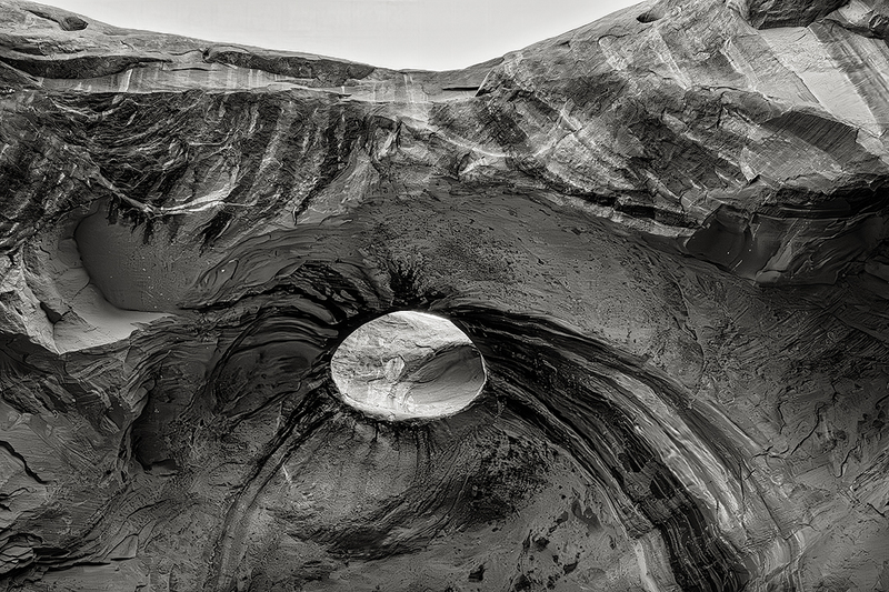 24MonumentValleyHole_9684g.jpg