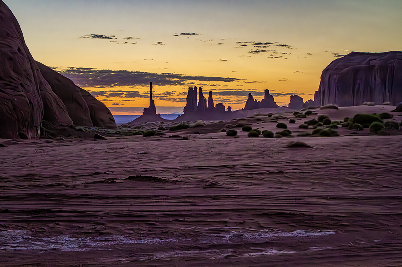 24MonumentValleySunrise_9659.jpg