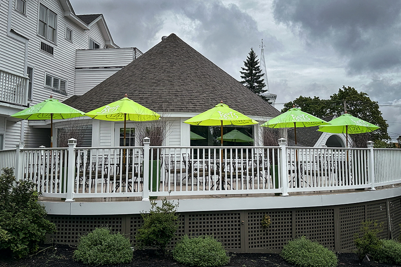 24NHGreenUmbrellas_6426i.jpg