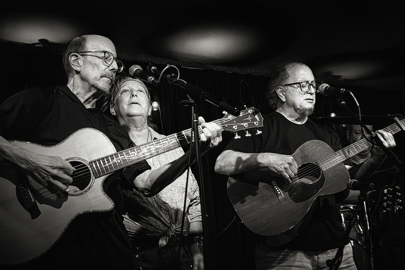 24PassimBuskin-Batteau_9441g.jpg :: YANI BATTEAU with BUSKIN & BATTEAU at Club Passim in Cambridge, Massachusetts on July 6, 2024