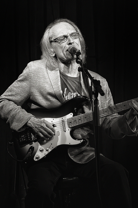 24PassimSonnyLandreth_1535g.jpg :: SONNY LANDRETH at Club Passim in Cambridge, Massachusetts on August 2, 2024