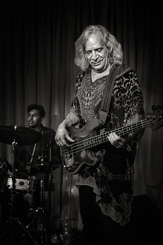 25BRAlbert-DavidChamberlain_0004g.jpg :: DAVID CHAMBERLAIN with Albert Lee at the Bull Run Restaurant in Shirley, Massachusetts on January 9, 2026