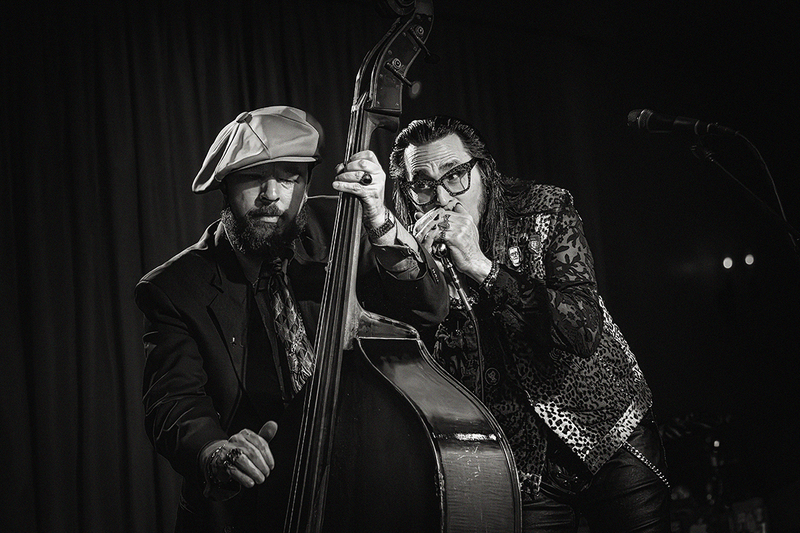 25BRNickMoss-DennisRodrigo_4929g(1).jpg :: RODRIGO MANTOVANI and DENNIS GRUENLING with The Nick Moss Band at The Bull Run in Shirley, Massachusetts on April 6, 2025
