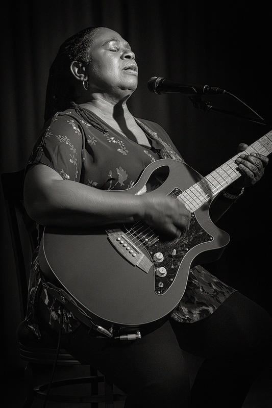 25BRRuthieFoster_5041g.jpg :: RUTHIE FOSTER at the The Bull Run in Shirley, Massachusetts on June 12, 2025
