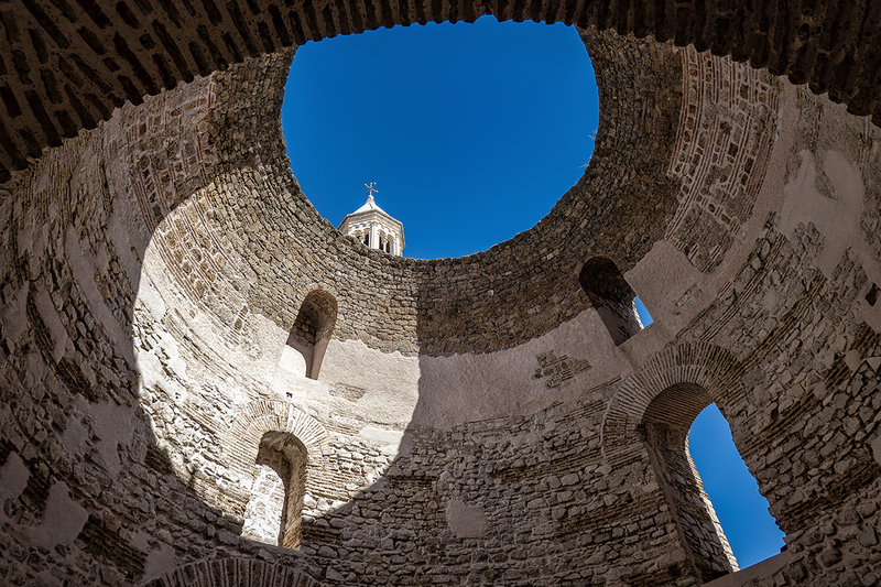 25CROSplit-DiocletiansPalace_6556.jpg