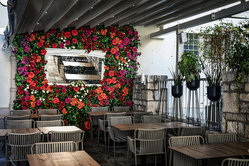 25CROZadar-RestaurantFlowers_6146.jpg