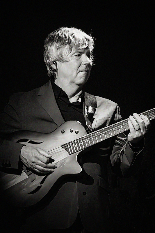 25CWCGT-PaulRichards_1595g.jpg :: PAUL RICHARDS with the California Guitar Trio at Haymarket Lounge, City Winery in Boston, Massachusetts on June 2, 2025
