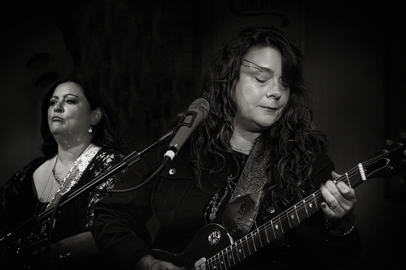 25ChansCarolynWonderland_1598g.jpg :: SHELLEY KING with CAROLYN WONDERLAND at Chans Egg Rolls, Jazz & Blues in Woonsocket, Rhode Island on June 6, 2025