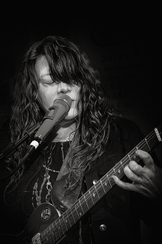 25ChansCarolynWonderland_1758g.jpg :: CAROLYN WONDERLAND at Chans Egg Rolls, Jazz & Blues in Woonsocket, Rhode Island on June 6, 2025