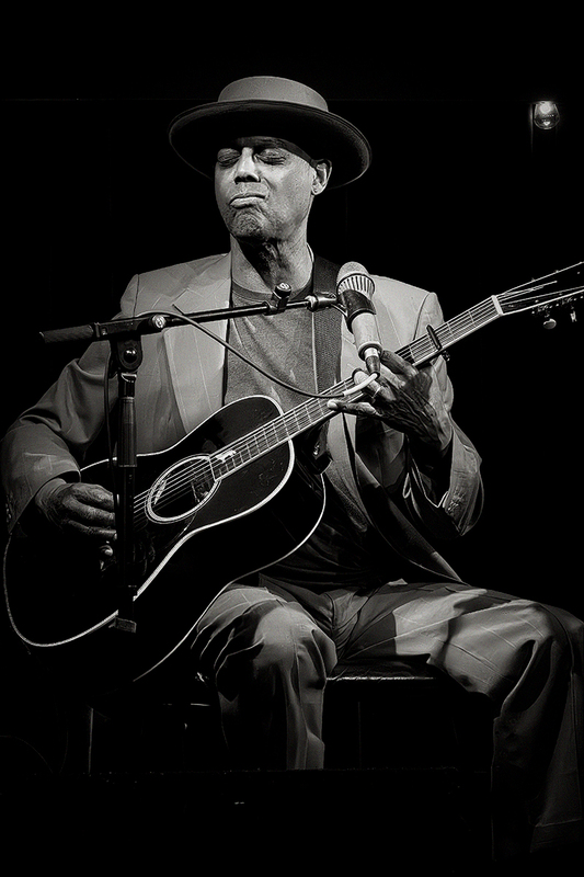 25PassimEric Bibb_0210g(1).jpg :: ERIC BIBB at Club Passim in Cambridge, Massachusetts on April 25, 2025