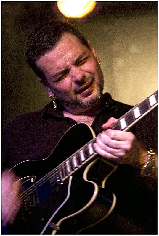 ChiBF.Legends2411.jpg :: M A X   V A L L D E N E U
with Nellie Travis
Buddy Guy's Legends, Chicago
June 9, 2008