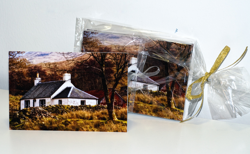 Carmyle Cottage Note Cards.jpg :: Set of 12 4x5 blank note cards with white envelopes and gold seals.