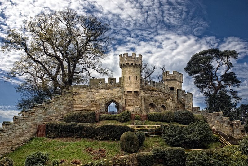 Ruins of Warwick.jpg :: Color version of Ruins of Warwick. Taken in Warwick, England