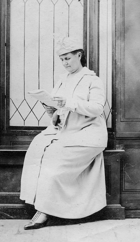WomanReading.jpg :: Stock images are available for download at $3.00 each (plus .50 PayPal fee) and are transferred at full resolution and are Royalty and Copyright free and can be used in commercial work.