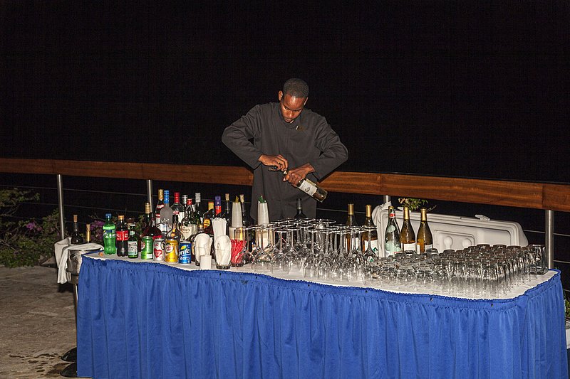 _MG_5686 -All drinks on the house.jpg :: The drinks were always free