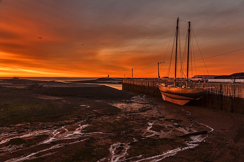 _LRN1379 -Parrsboros last sunrise with the Katie Belle.jpg :: Last Parrsboro Sunrise for the Katie Belle