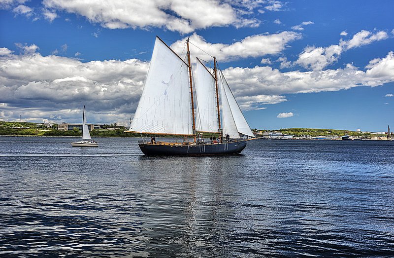 _LRN6751 -Katie Belle -Halifax Hbr.jpg :: Katie Belle positioning to drop sail in Halifax Harbour