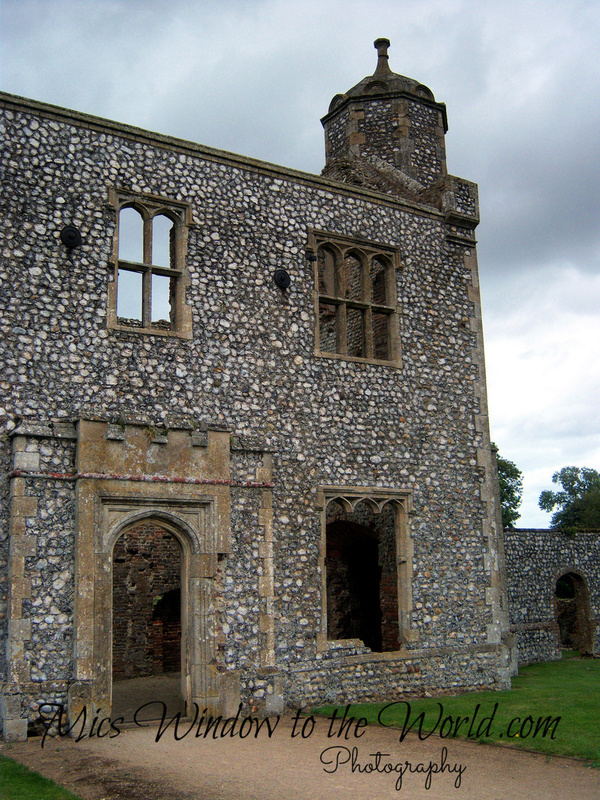 Baconsthorpe Castle2(1).jpg