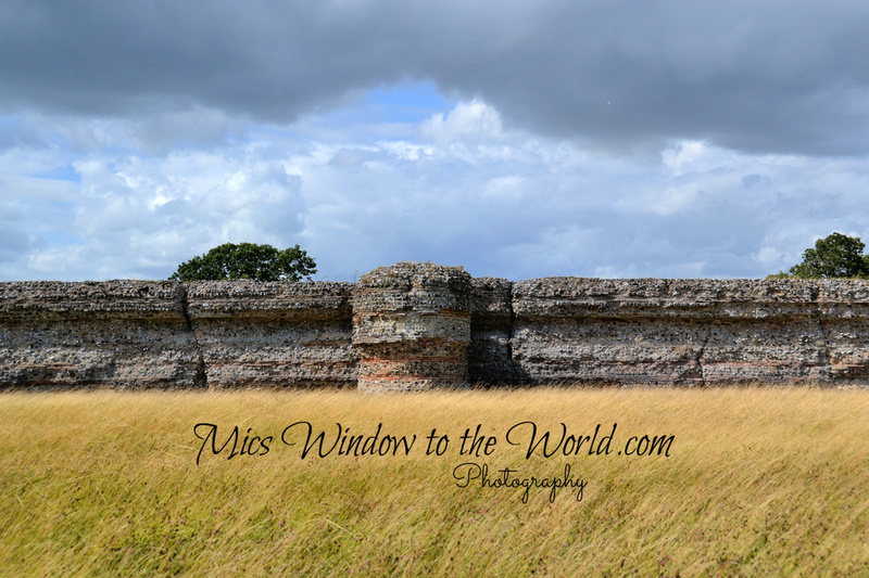 Roman Fort3 Burgh Castle England.jpg