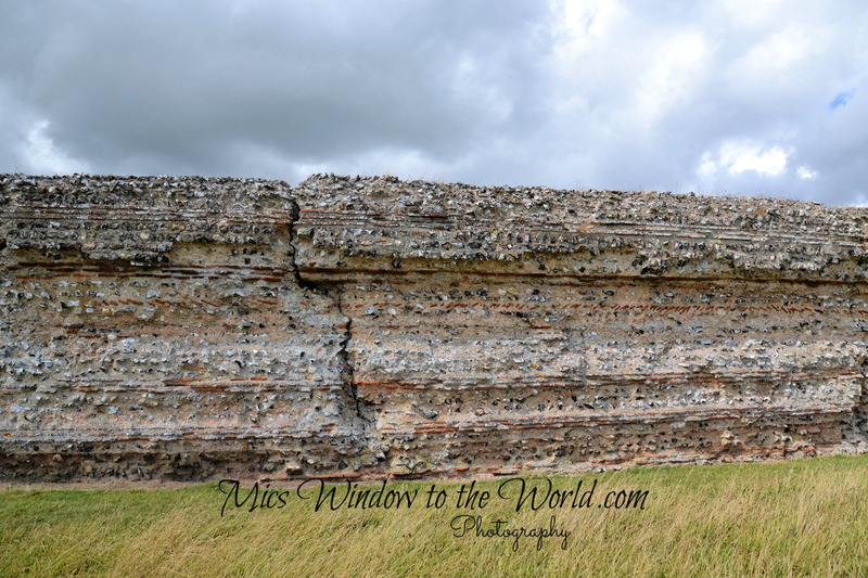Roman Fort5 Burgh Castle England.jpg