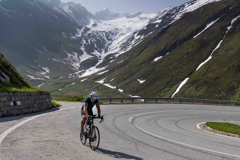 GQ7A2056 copy (1).jpg :: Cyclists are challenged by the the elevation of 2,429 meters and 16km length. We did not see any e-bikes.