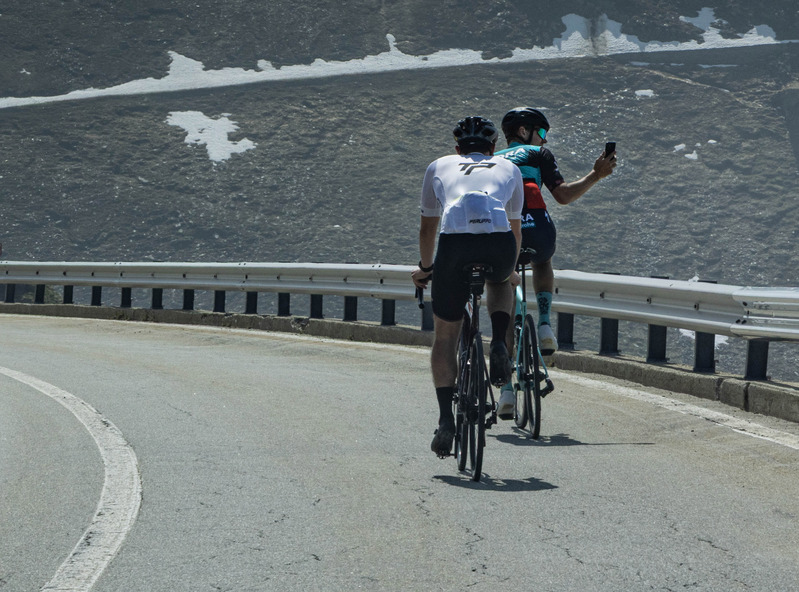 GQ7A2372 copy (1).jpg :: If you successfully bike over Furka Pass, you may appreciate a video to show friends at a later time.