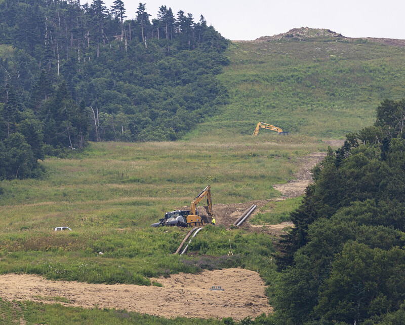 GQ7A3457 copy.jpg :: 7/25 New snow making pipes for Superstar