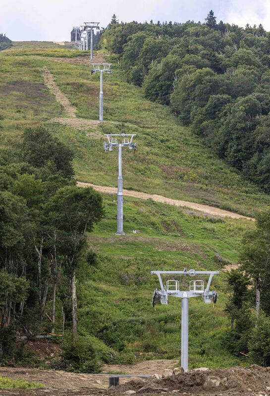 GQ7A4535 copy.jpg :: 8/14 Superstar has its 11 lift towers in place